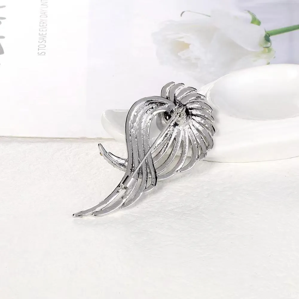 Luxury Designer Flower Brooch Women Rhinestones Pearl Brooch For Female Valentine's Day Gift