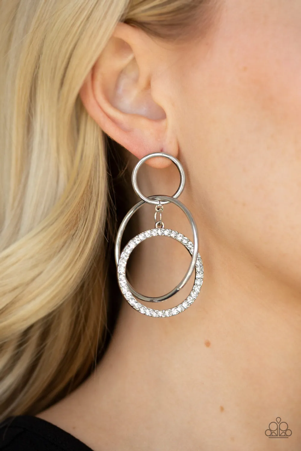 Metro Bliss White-Earrings