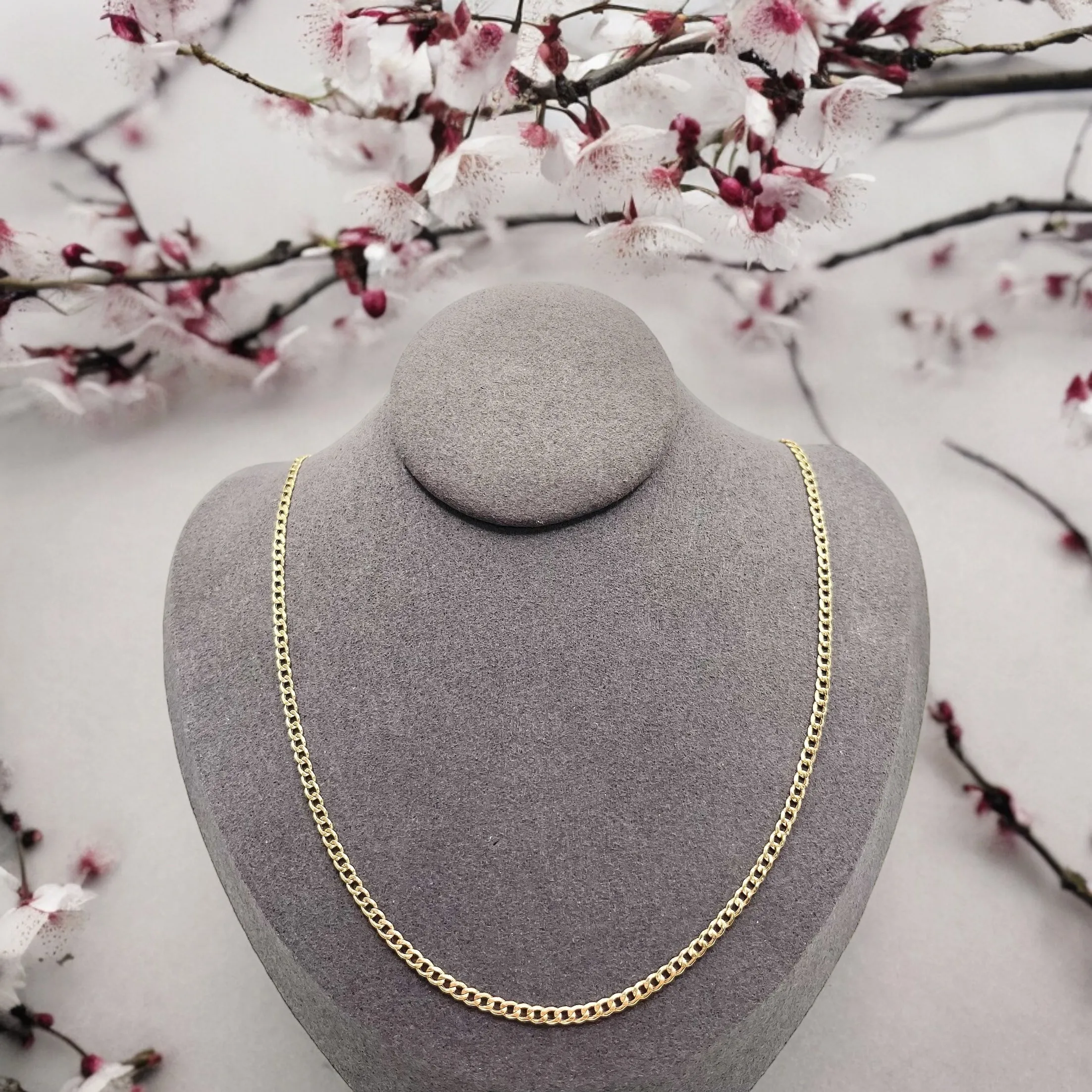 YELLOW GOLD NECKLACE